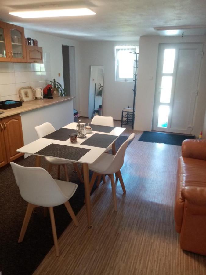 룸부르크 Podkrovni Apartman Tereza 아파트 외부 사진